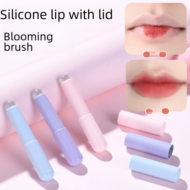 Silicone Lip Blending Brush with Cap
