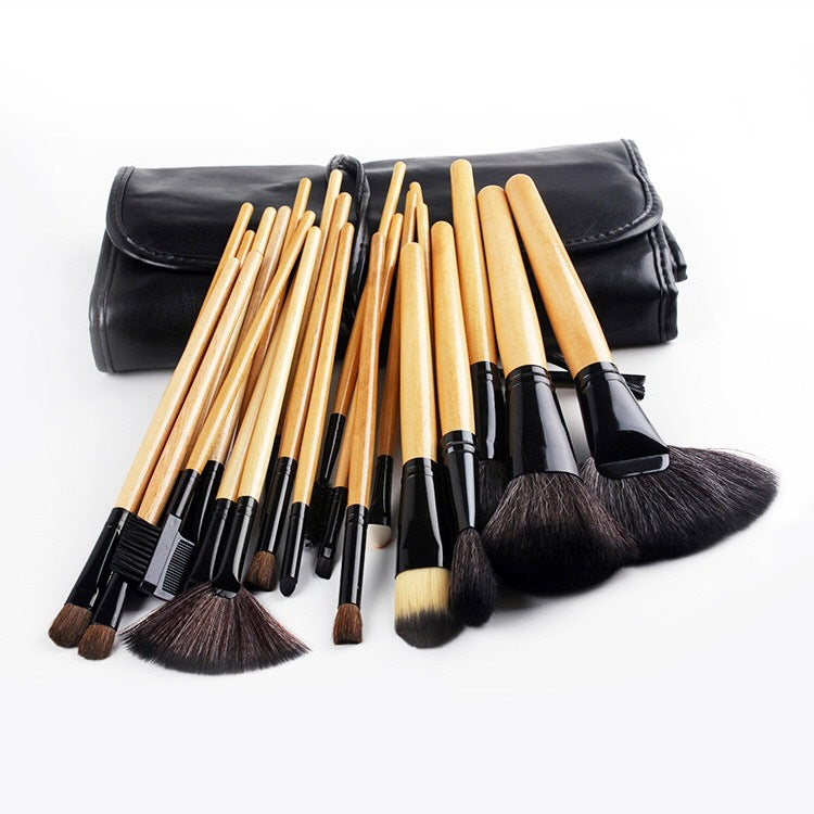 Makeup Brush Set — 24 Pieces