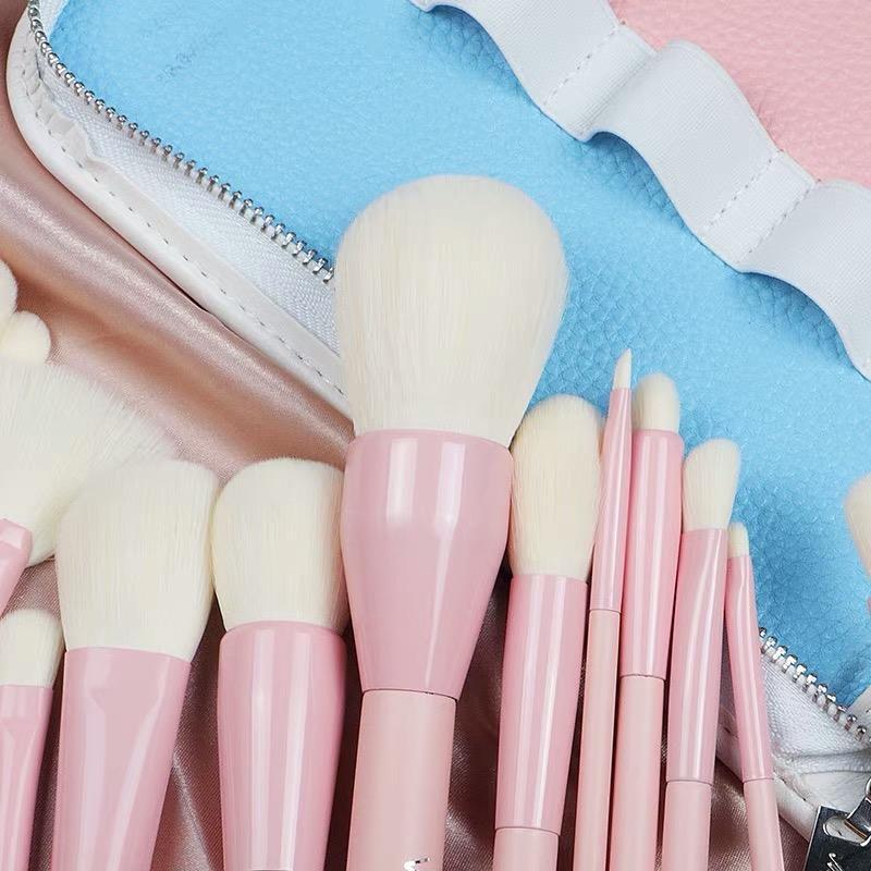 Gradient Color Makeup Brush Set - 14-Piece Collection