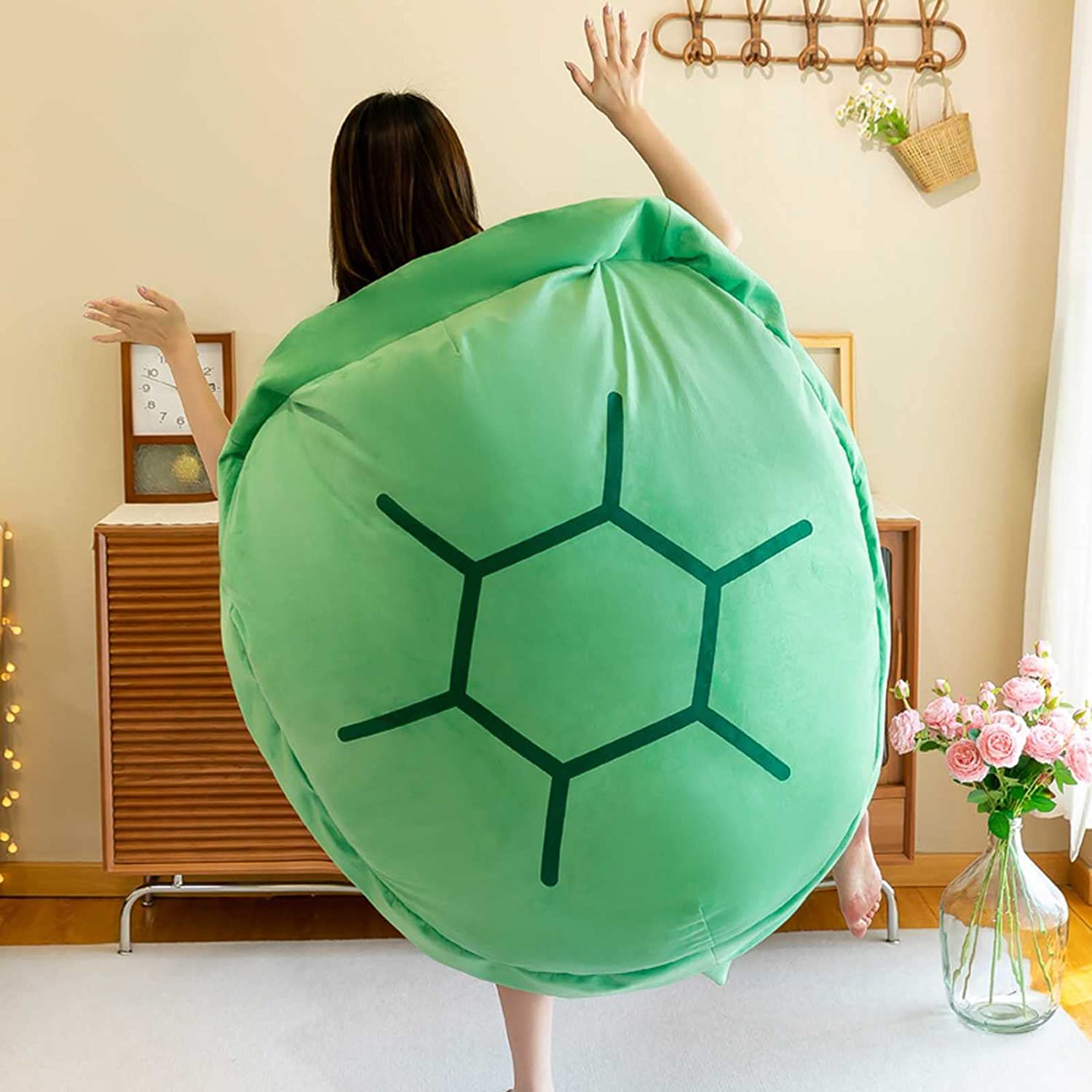 緑色の着られるカメの甲羅枕