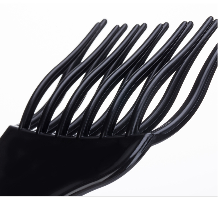Wide-Tooth Styling Comb