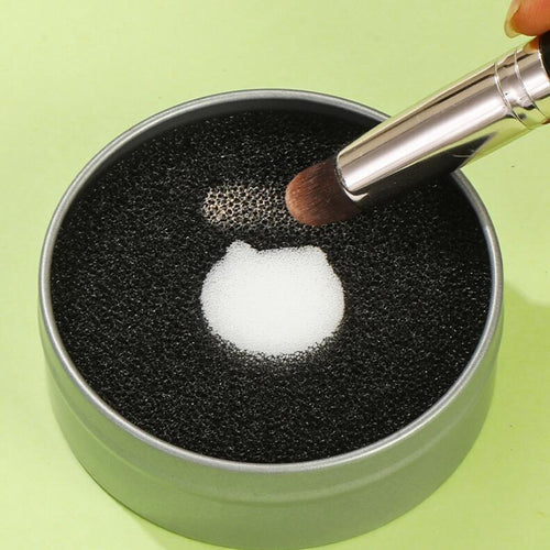 Bear-Shaped Dry Brush Cleaning Sponge Tin