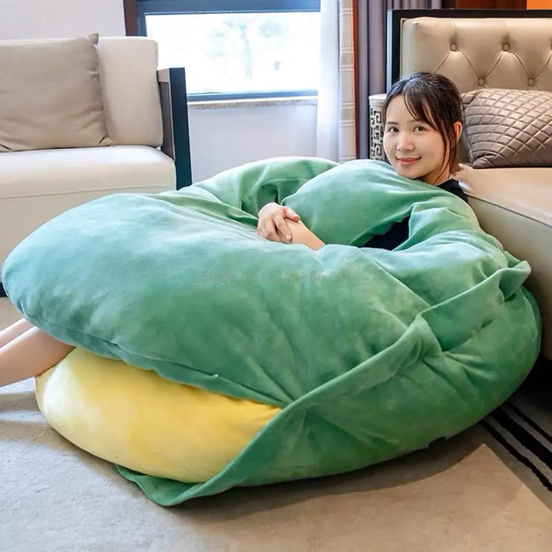 緑色の着られるカメの甲羅枕