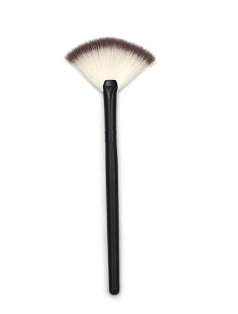 Fan Makeup Brush