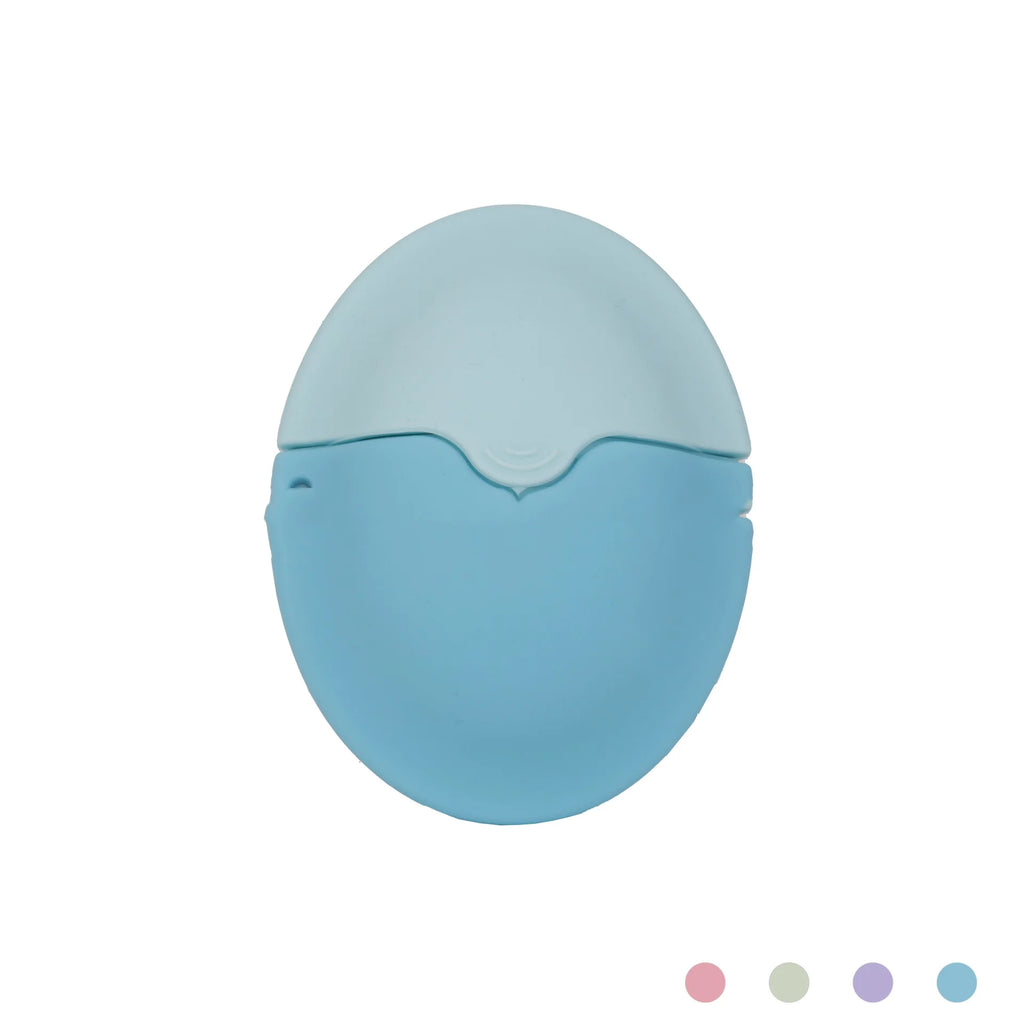 Blue lotion applicator with protective lid